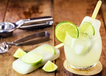 Metanol na bebida: ‘Pessoas só se dão conta depois de intoxicação’, explica toxicologista