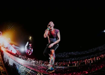 Chris Martin, do Coldplay, é acusado de ‘desumanizar judeus’ em show