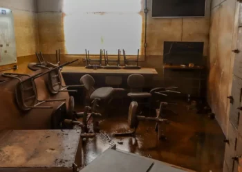 Comunidades ajudam a reconstruir escolas resilientes a crise climática