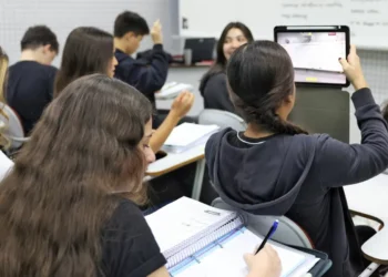 Cartilha de redação do Enem 2025 está disponível para consulta