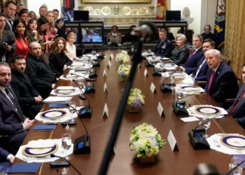 ​Tomahawks e conversações com a Rússia: o que sabemos da reunião Trump-Zelensky