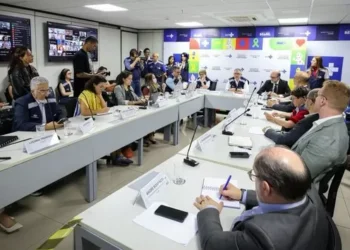 Brasil investiga 102 casos e 11 mortes por intoxicação por metanol em bebidas