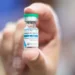Metanol em bebidas: Brasil recebe lote de antídoto para intoxicações