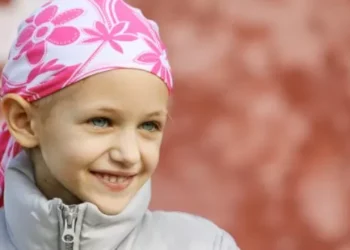 A gota que revela o oceano: o peso invisível do câncer infantil