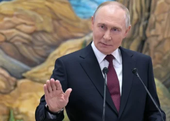 Putin recusa assinar acordos com um governo ucraniano “ilegítimo”