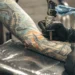 O que se sabe sobre a relação entre tatuagens e o câncer de pele