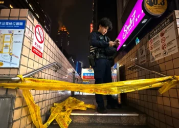 Pelo menos três pessoas morrem após esfaqueamento no metro de Taipei