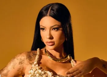 Mulher de Belo perde posto de musa após acusações de racismo de amiga