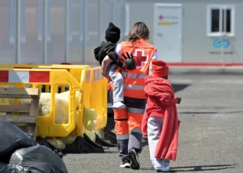 Dezenas de imigrantes resgatados no mar ao largo das Ilhas Canárias