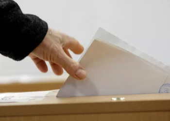 Kosovo vai a votos este domingo para resolver impasse de quase um ano