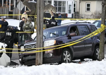 O que é doxing, prática usada por hackers para expor agentes do ICE