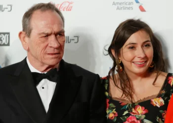 Ligação levanta suspeita sobre morte de filha de Tommy Lee Jones