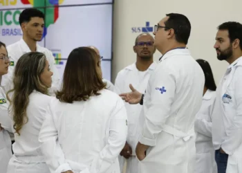 Associações criticam avaliação dos cursos de medicina feita pelo MEC