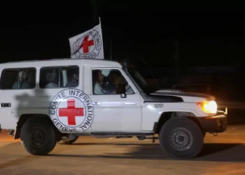 Trabalhador da Cruz Vermelha morto e outros cinco feridos no Irão