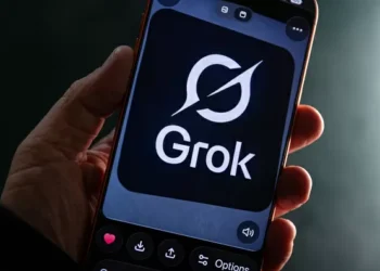 Em nove dias, Grok publicou 1,8 milhão de imagens sexualizadas de mulheres no X