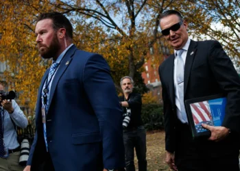 EUA. Juiz federal dá ordem a chefe da agência de imigração para aparecer em tribunal