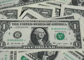 Riqueza de 12 maiores milionários é maior que a de metade da humanidade