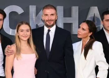 Filho de David Beckham envia notificação extrajudicial aos pais