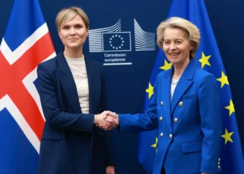 Islândia vai realizar referendo até 2027 para acelerar adesão à União Europeia