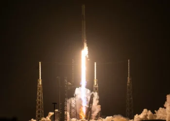 Tripulação internacional decola rumo à Estação Espacial Internacional