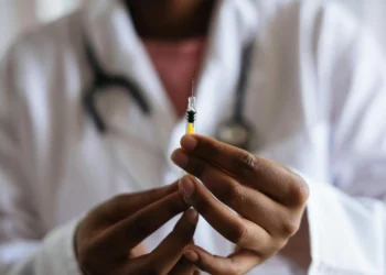 Polilaminina: o que se sabe até agora sobre a substância que promete devolver movimentos após lesão medular