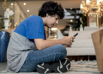 Congresso recebe projeto para barrar redes sociais a menores de 16